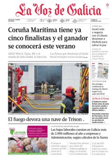 EL FUEGO DEVORA UNA NAVE DE TRISON