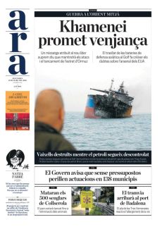 VAIXELLS DESTRUÏTS MENTRE EL PETROLI SEGUEIX DESCONTROLAT